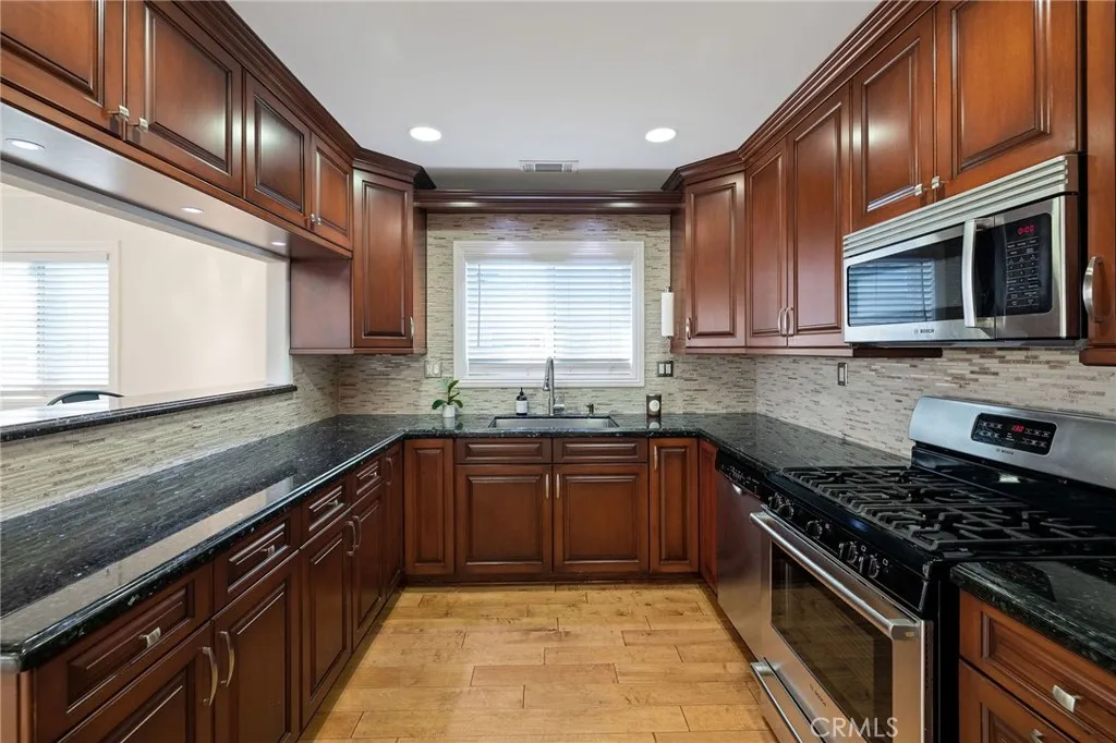 1126 Fiat Street, Torrance, California 90502 home-pic-7