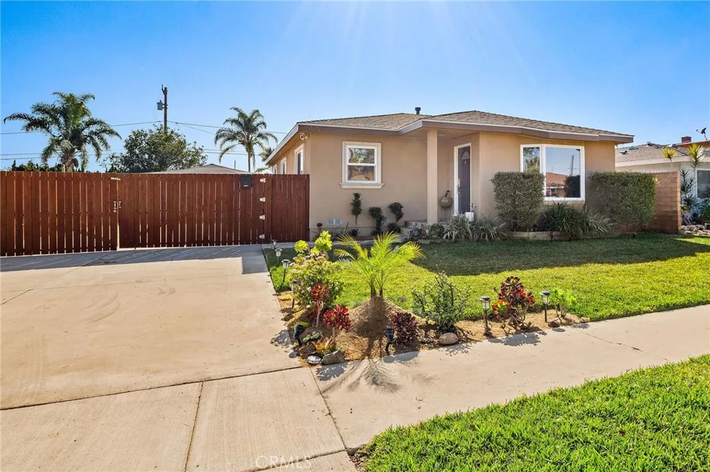 1126 Fiat Street, Torrance, California 90502 home-pic-1