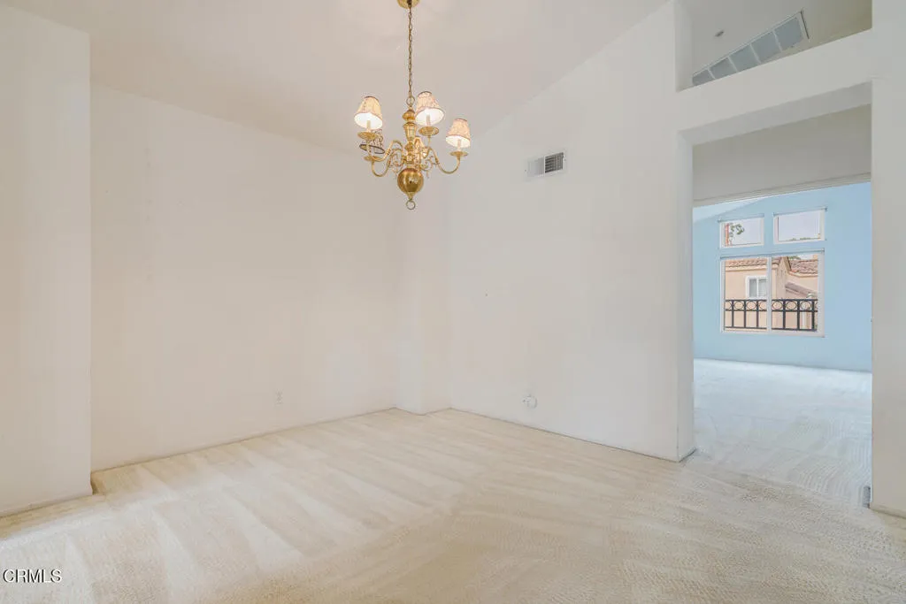 805 Moby Dick Lane, Oxnard, California 93030 home-pic-4