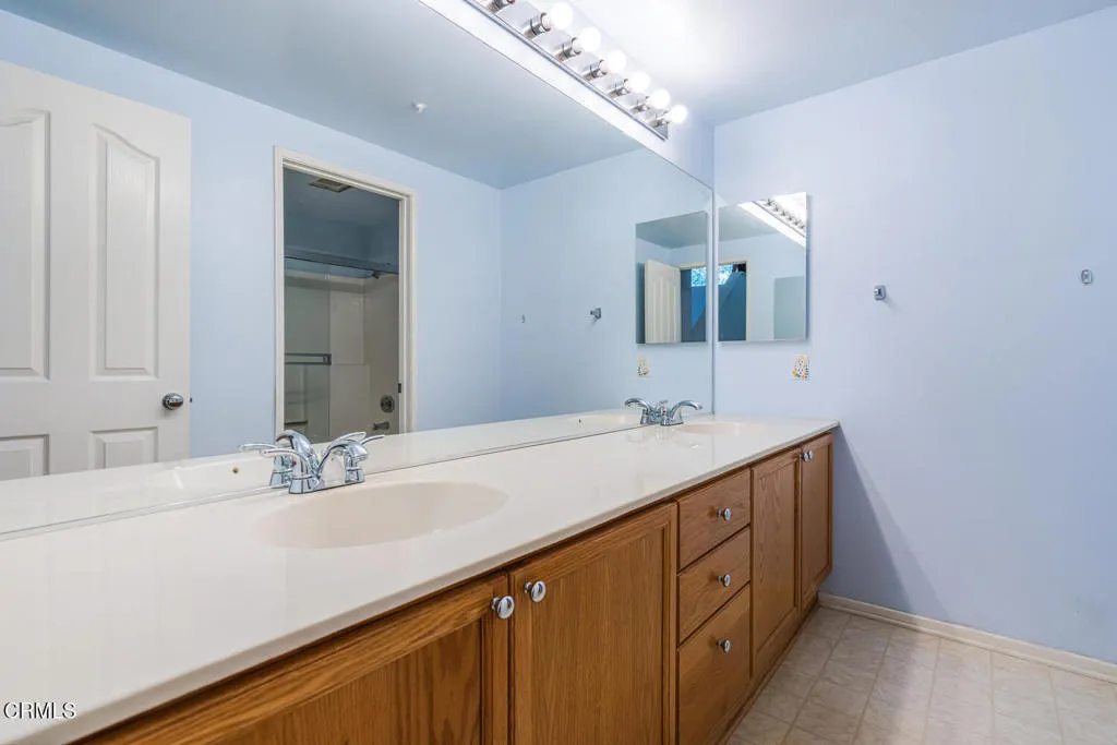 805 Moby Dick Lane, Oxnard, California 93030 home-pic-23
