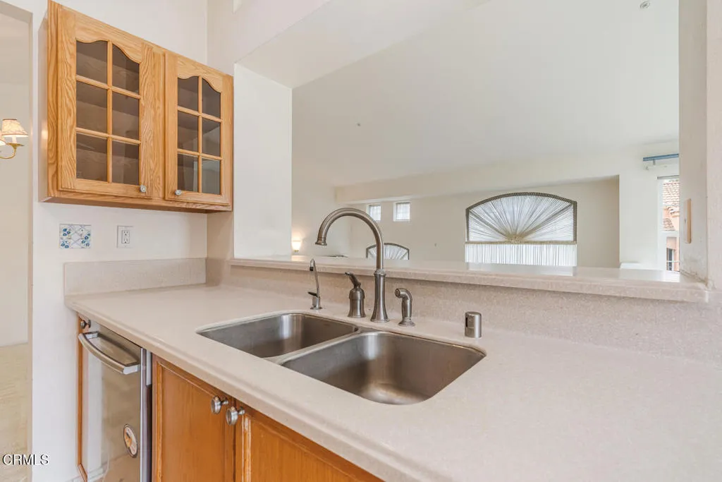 805 Moby Dick Lane, Oxnard, California 93030 home-pic-10