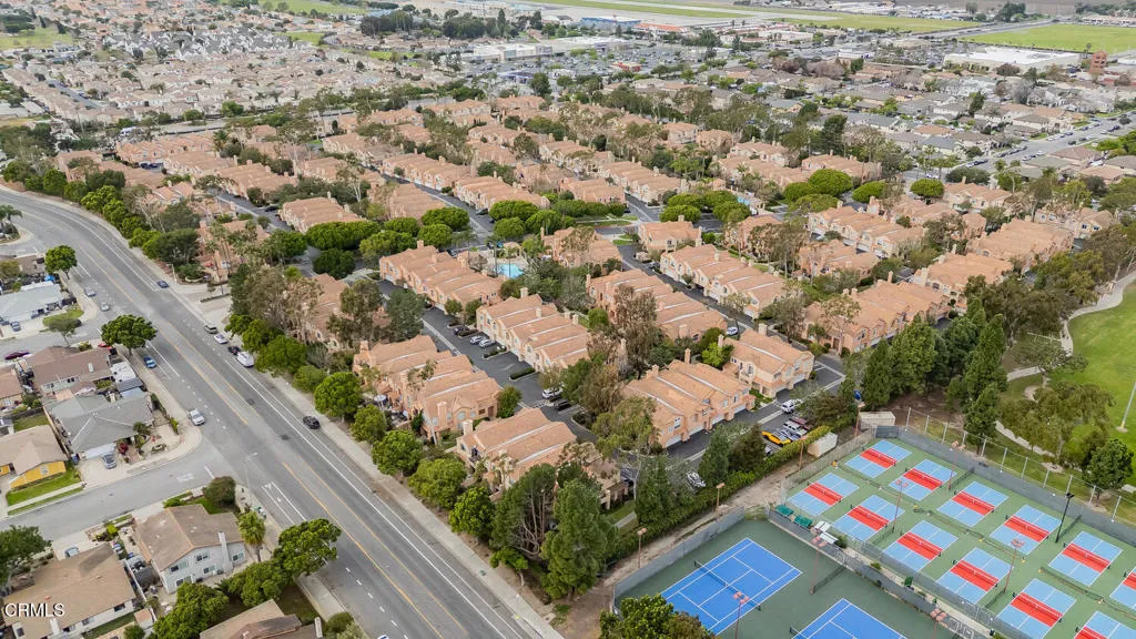 805 Moby Dick Lane, Oxnard, California 93030 home-pic-33