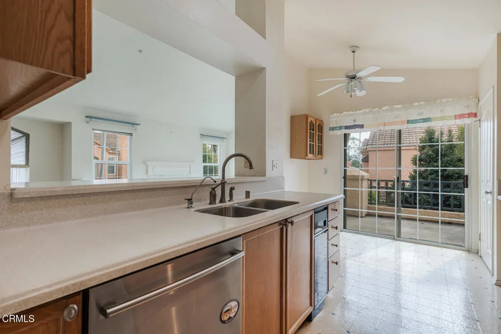 805 Moby Dick Lane, Oxnard, California 93030 home-pic-7