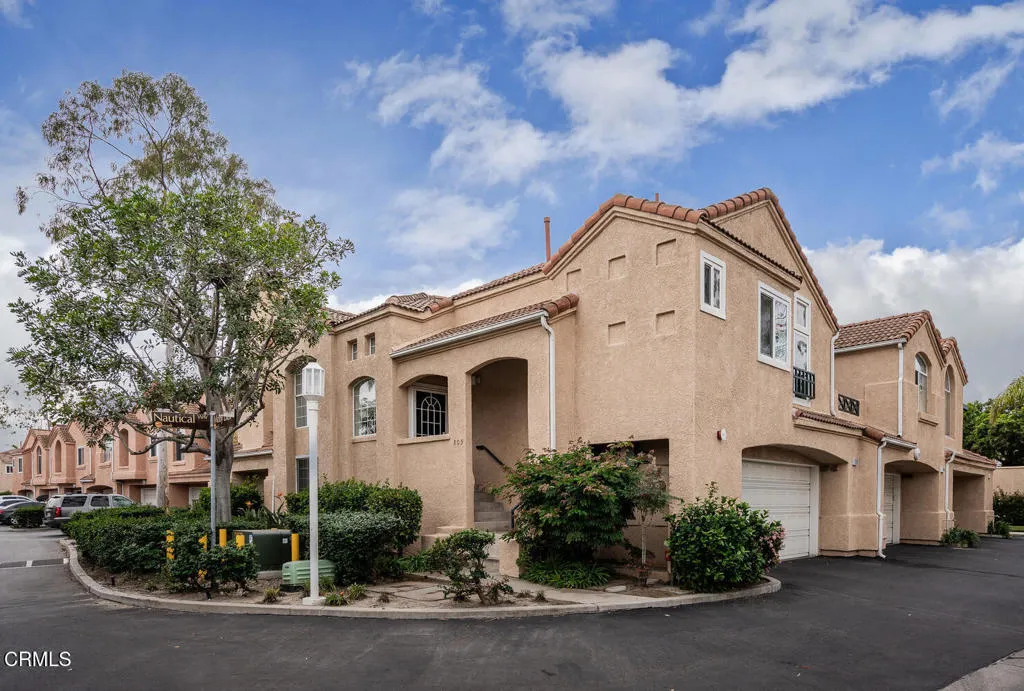 805 Moby Dick Lane, Oxnard, California 93030 home-pic-1