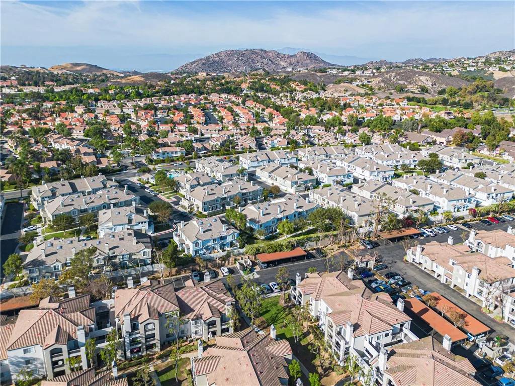 2230 Indigo Hills Drive 4, Corona, California 92879 home-pic-2