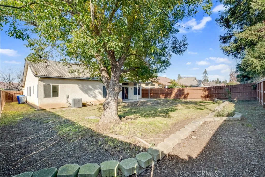8590 N Sierra Vista, Fresno, California 93720 home-pic-23