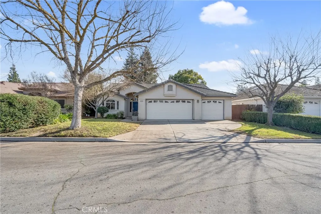 8590 N Sierra Vista, Fresno, California 93720 home-pic-1