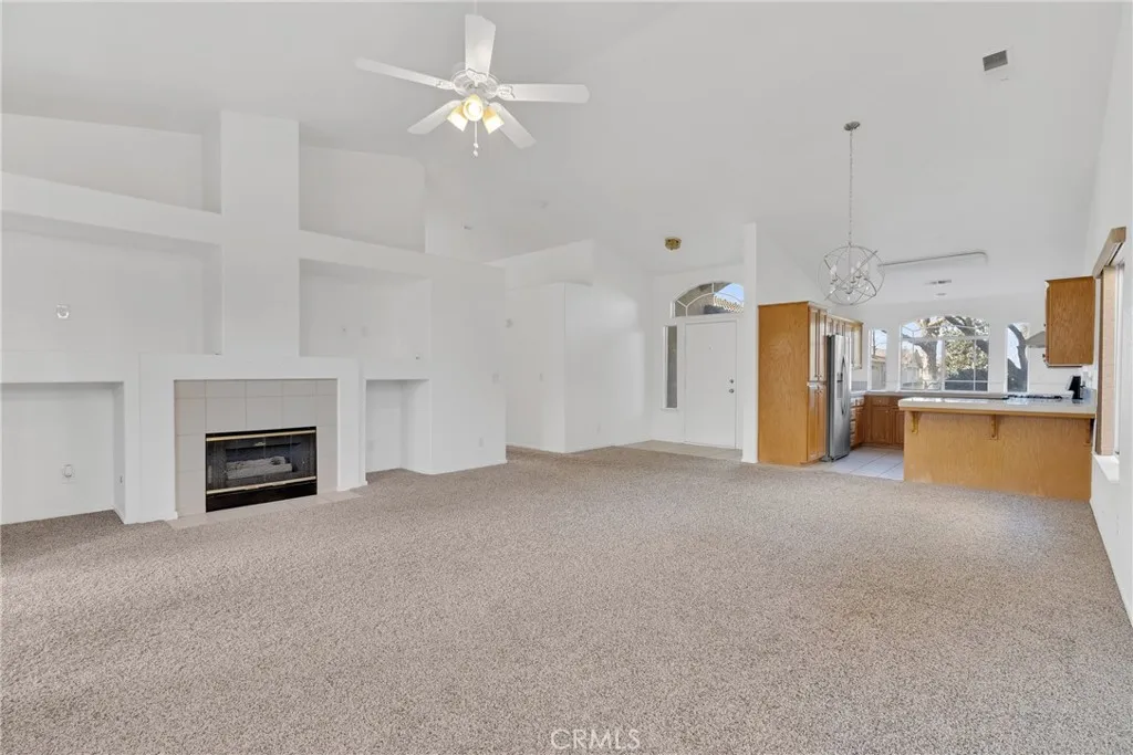 8590 N Sierra Vista, Fresno, California 93720 home-pic-9