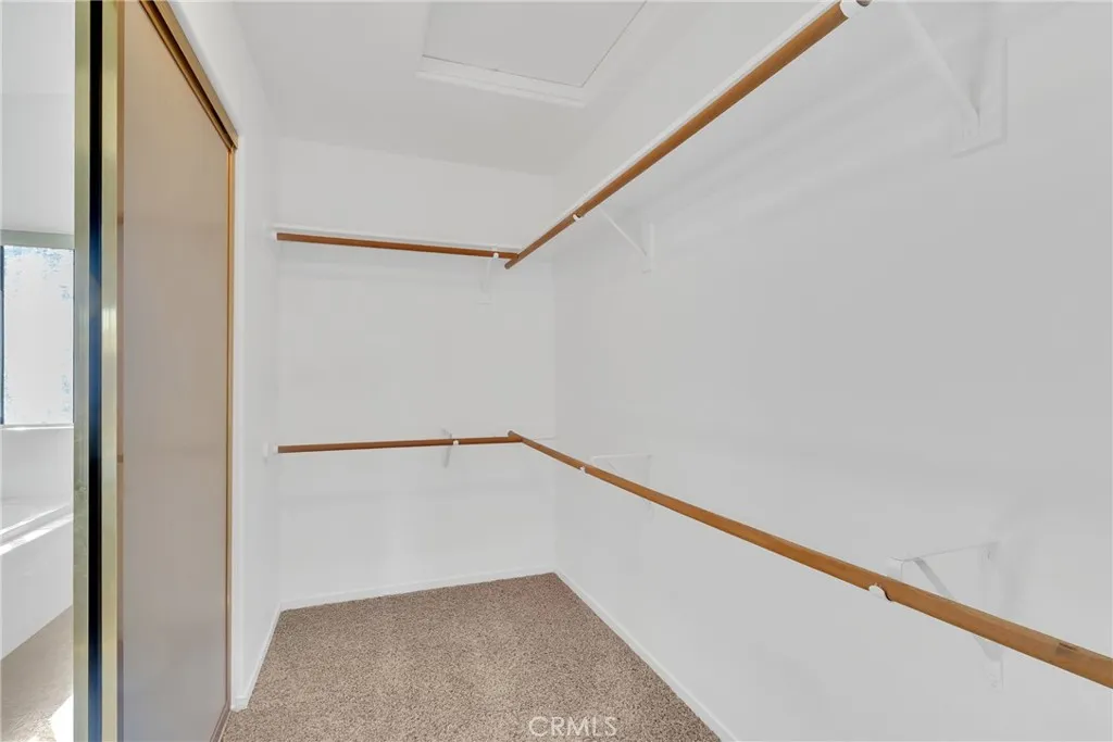 8590 N Sierra Vista, Fresno, California 93720 home-pic-18