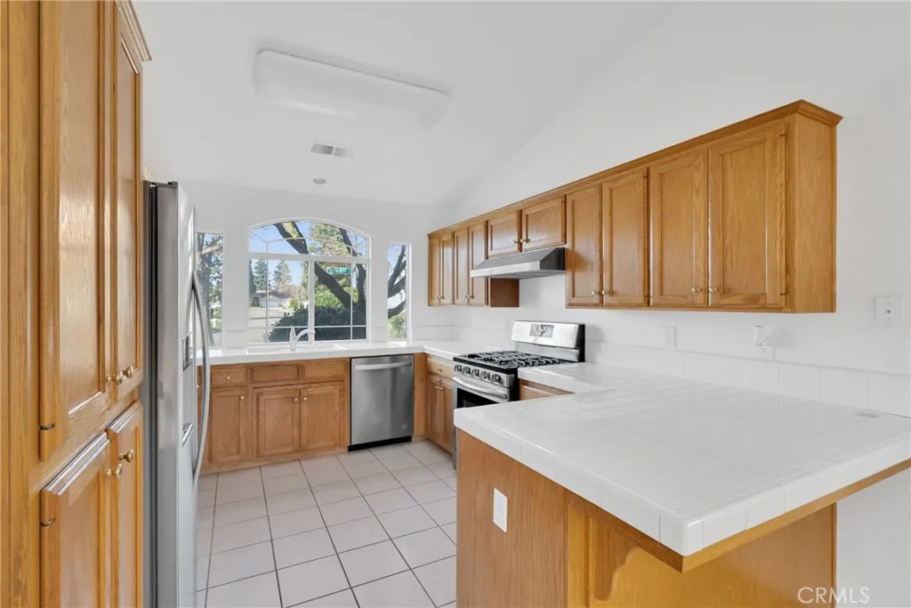8590 N Sierra Vista, Fresno, California 93720 home-pic-7