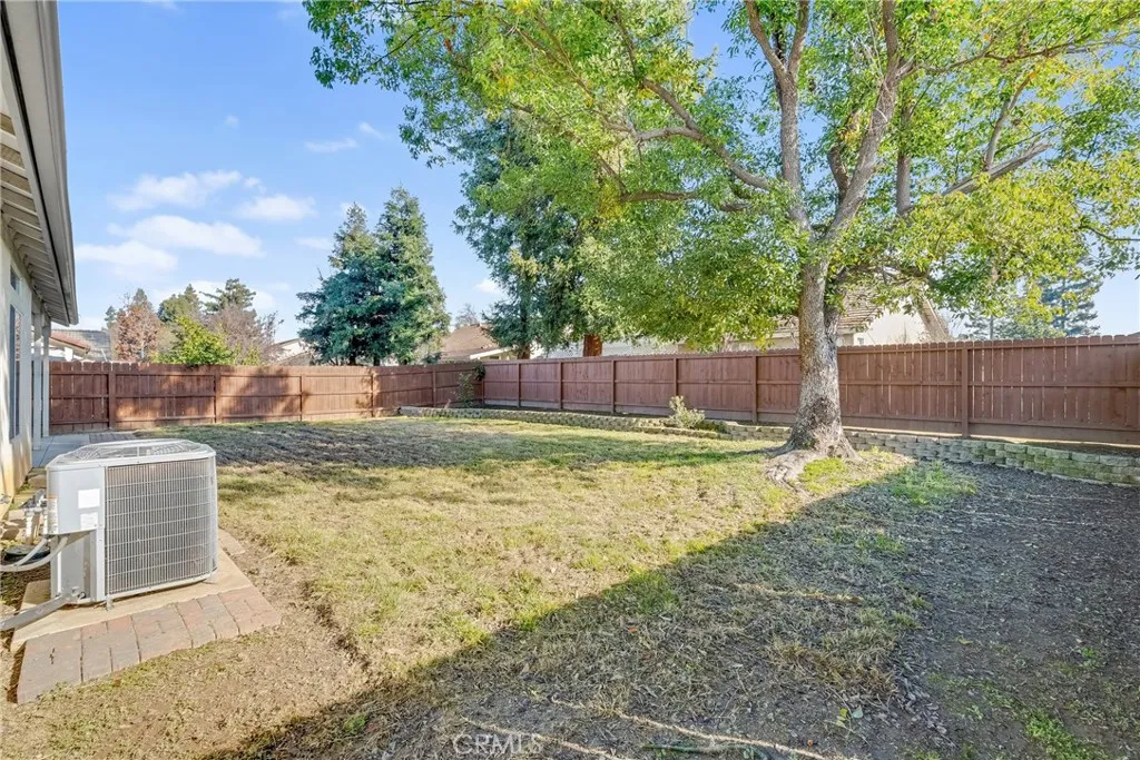 8590 N Sierra Vista, Fresno, California 93720 home-pic-24