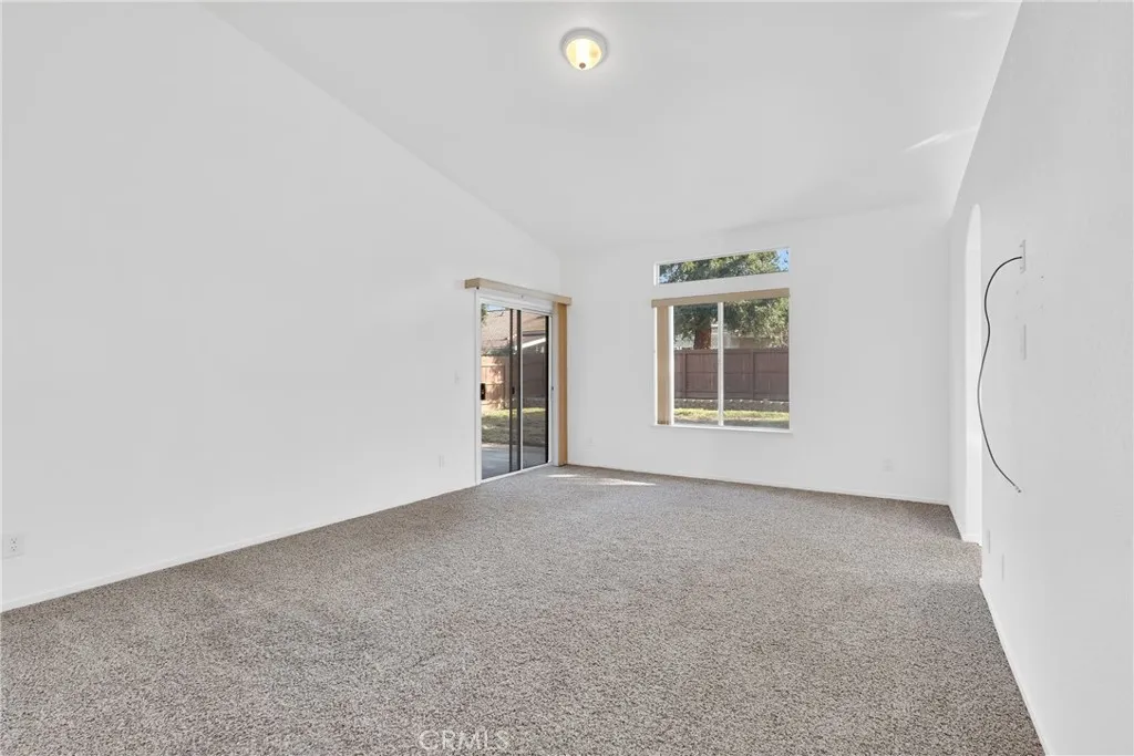 8590 N Sierra Vista, Fresno, California 93720 home-pic-12