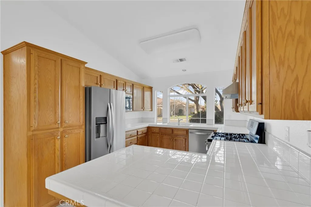 8590 N Sierra Vista, Fresno, California 93720 home-pic-8
