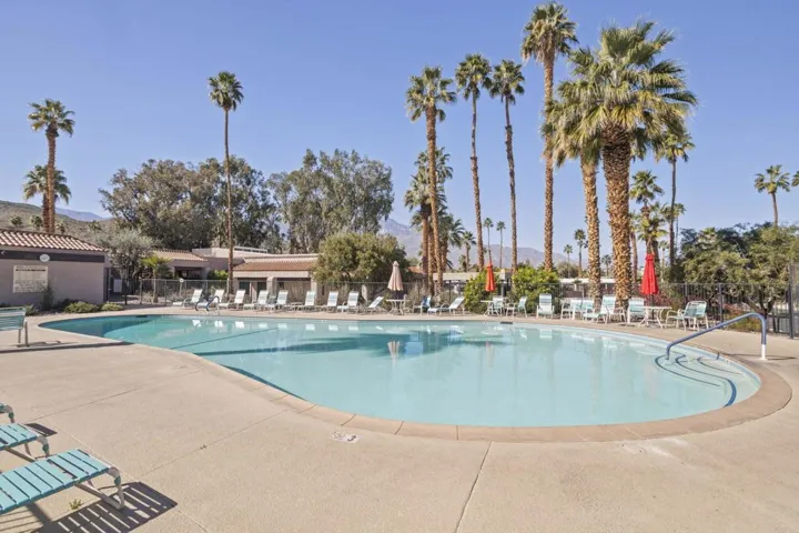 16-web-or-mls-246-laredo-dr