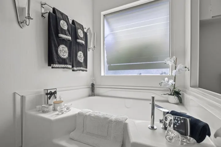 14-web-or-mls-246-laredo-dr