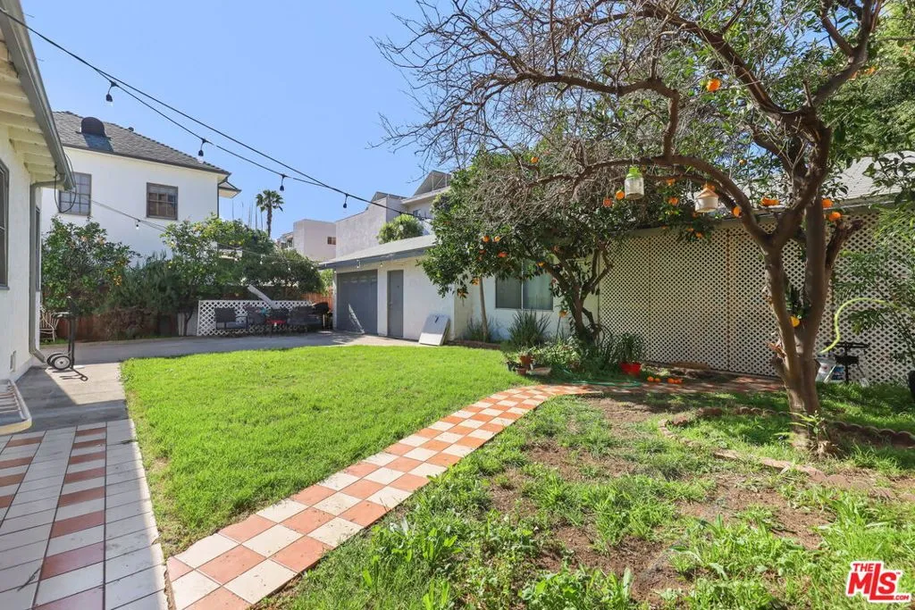1807 N Van Ness Avenue, Los Angeles, California 90028 home-pic-5