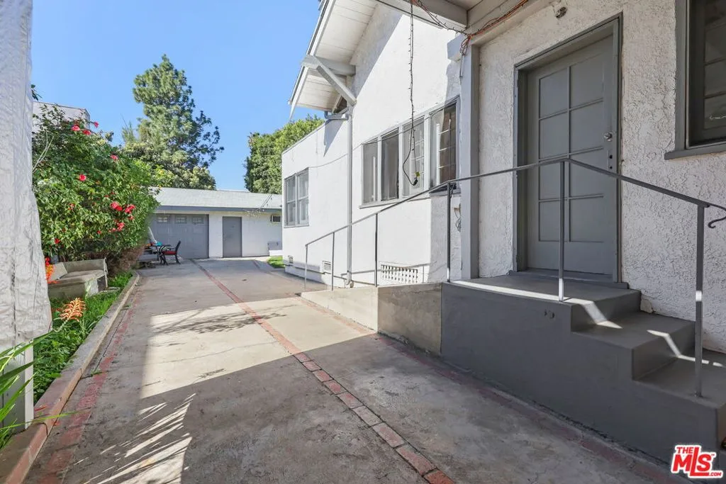 1807 N Van Ness Avenue, Los Angeles, California 90028 home-pic-19