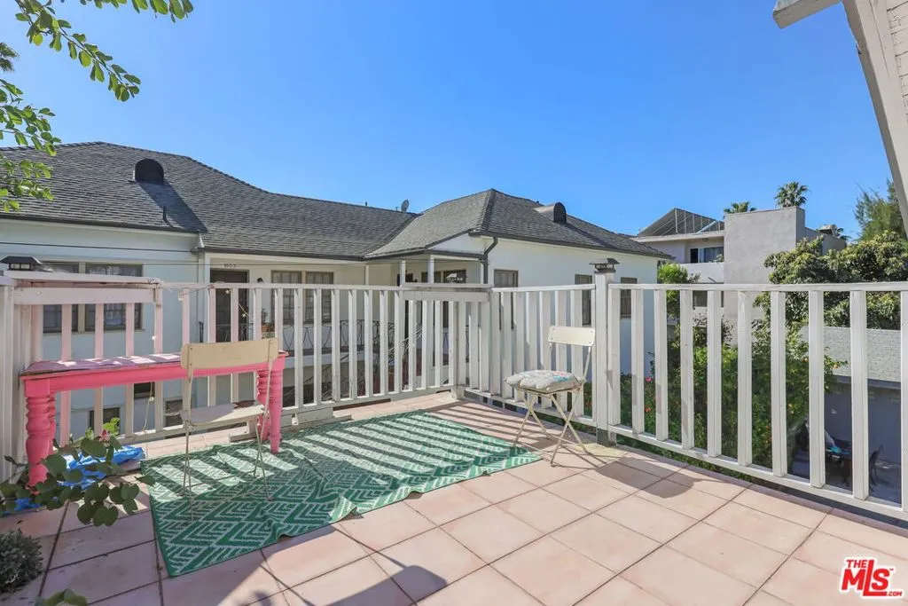 1807 N Van Ness Avenue, Los Angeles, California 90028 home-pic-26