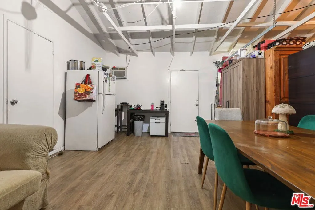 1807 N Van Ness Avenue, Los Angeles, California 90028 home-pic-16