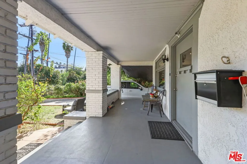 1807 N Van Ness Avenue, Los Angeles, California 90028 home-pic-40