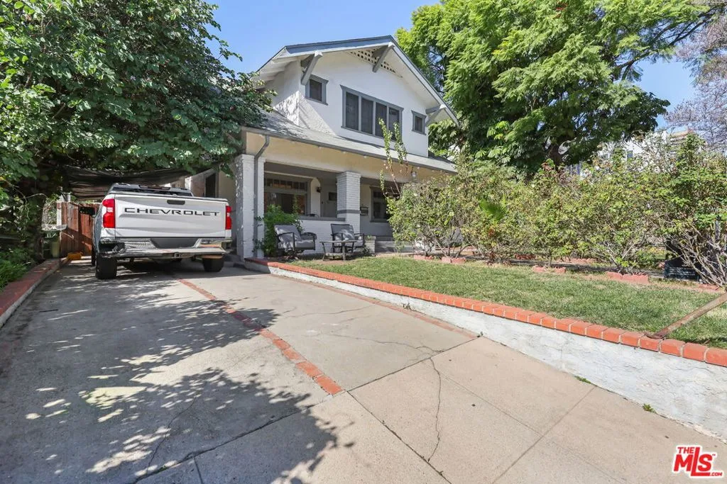 1807 N Van Ness Avenue, Los Angeles, California 90028 home-pic-2