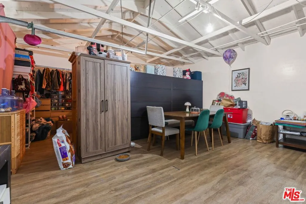 1807 N Van Ness Avenue, Los Angeles, California 90028 home-pic-18