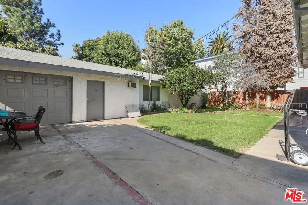 1807 N Van Ness Avenue, Los Angeles, California 90028 home-pic-6