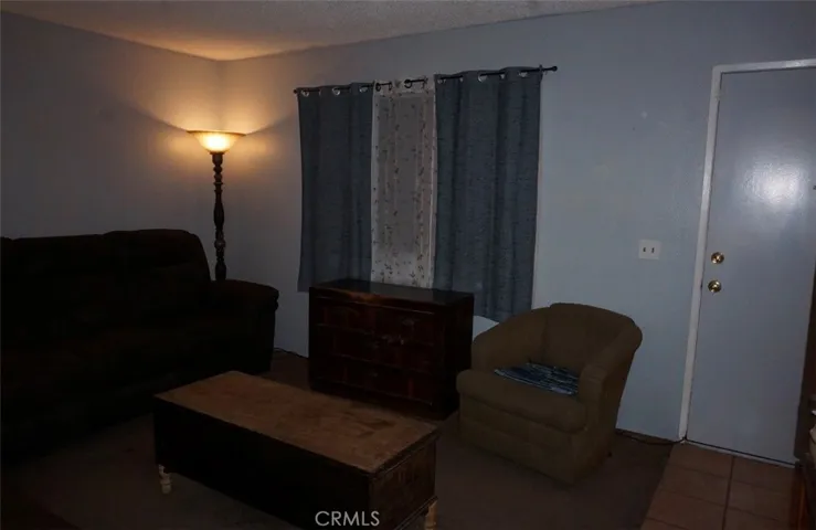 Original Livingroom picture. Newly painted.