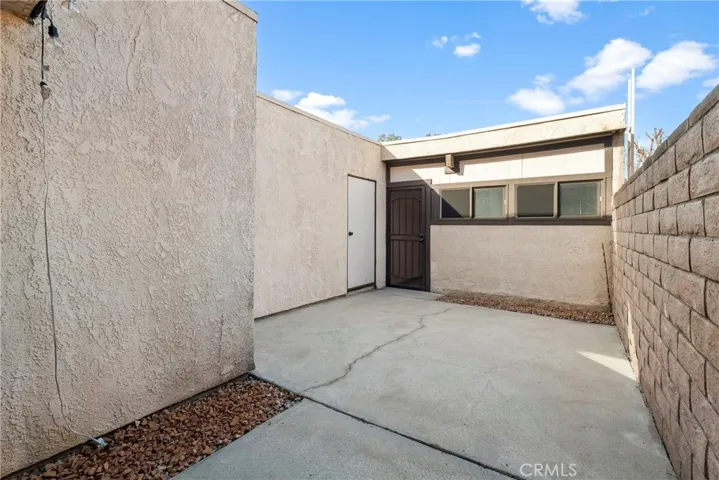 15047 Chatsworth, San Fernando, California 91345