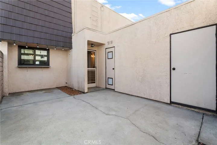 15047 Chatsworth, San Fernando, California 91345