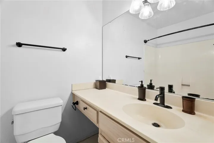 15047 Chatsworth, San Fernando, California 91345