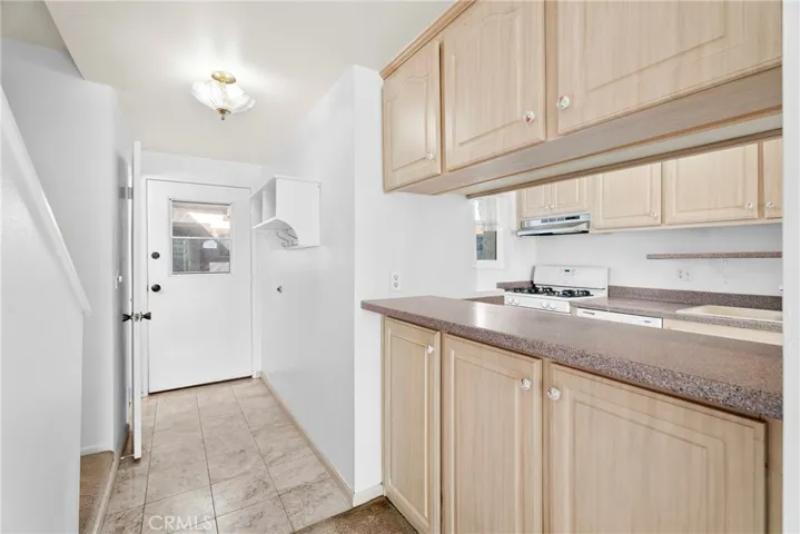 15047 Chatsworth, San Fernando, California 91345