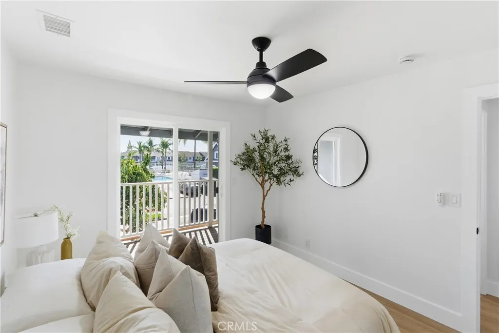 157 Yorktown, Costa Mesa, California 92626 home-pic-22