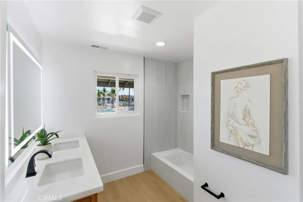 157 Yorktown, Costa Mesa, California 92626 home-pic-11