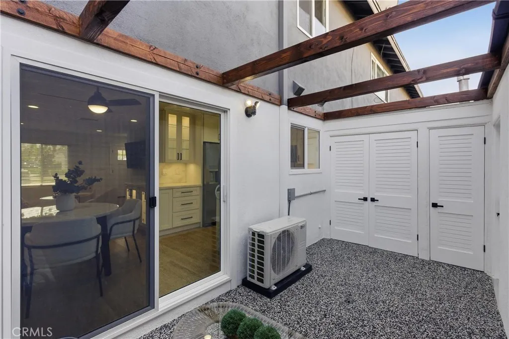 157 Yorktown, Costa Mesa, California 92626 home-pic-16