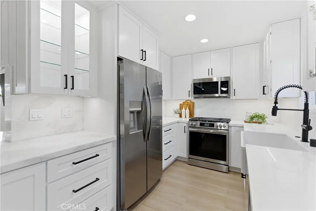 157 Yorktown, Costa Mesa, California 92626 home-pic-3