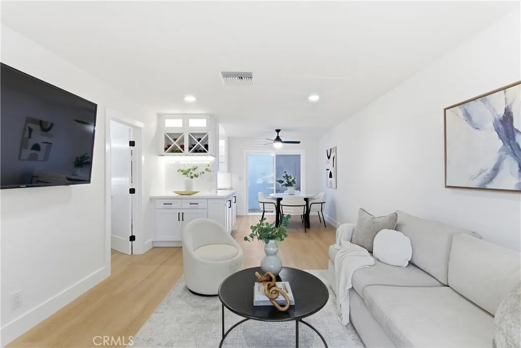 157 Yorktown, Costa Mesa, California 92626 home-pic-8