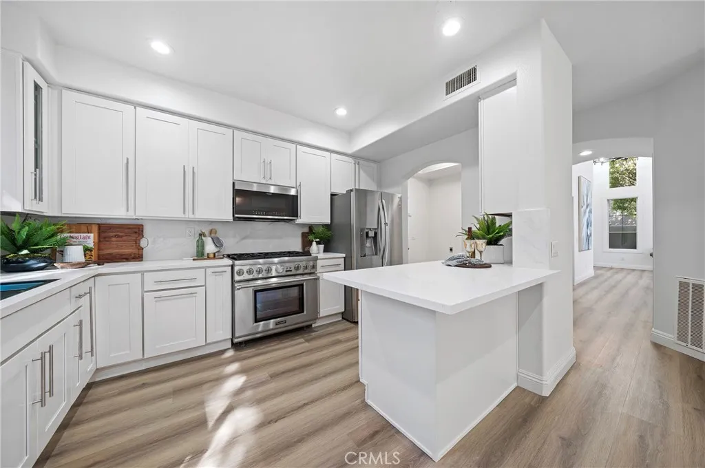 18 Broadleaf, Irvine, California 92612 home-pic-14