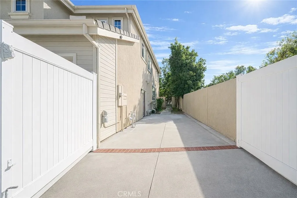 18 Broadleaf, Irvine, California 92612 home-pic-44