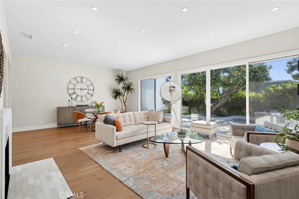 3 Rue Cannes, Newport Beach, California 92660 home-pic-3