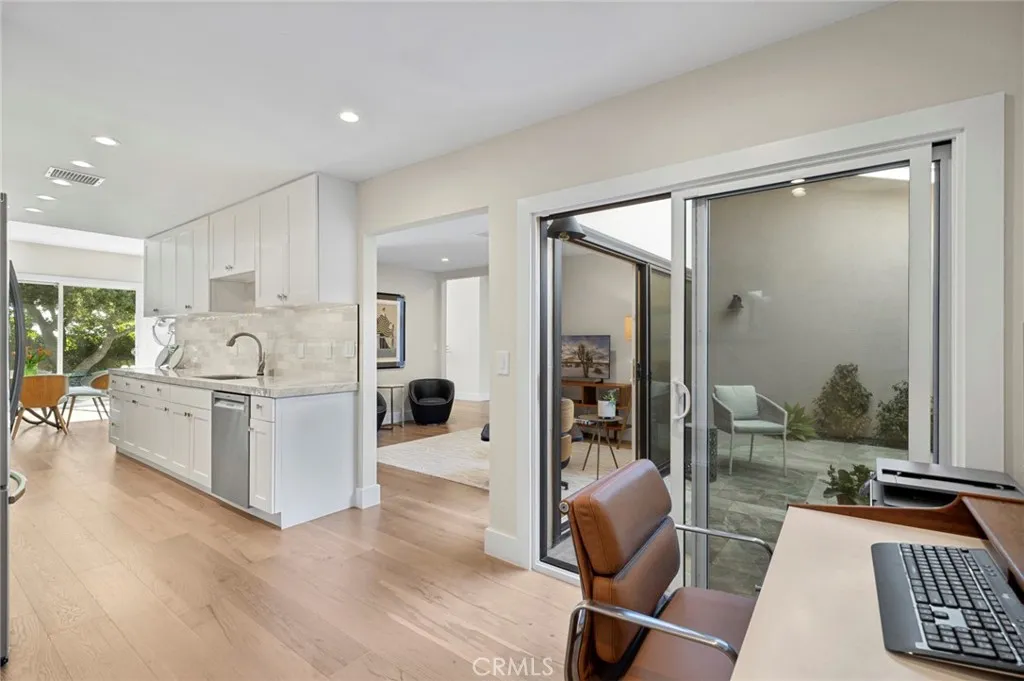 3 Rue Cannes, Newport Beach, California 92660 home-pic-10