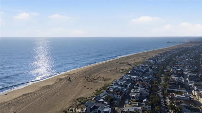 Conveniently located near Newport Beach’s scenic coastline, harbor, and waterfront recreation.