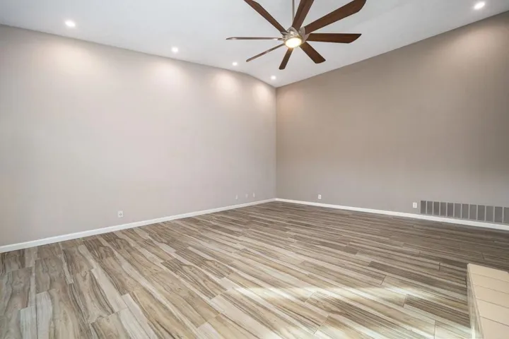 25-web-or-mls-ACRywayPl_OPMG_1125_025