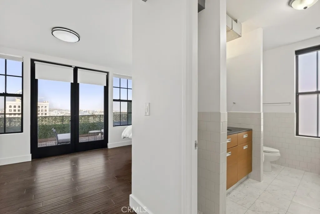 746 S Los Angeles Street 1201, Los Angeles, California 90014 home-pic-35