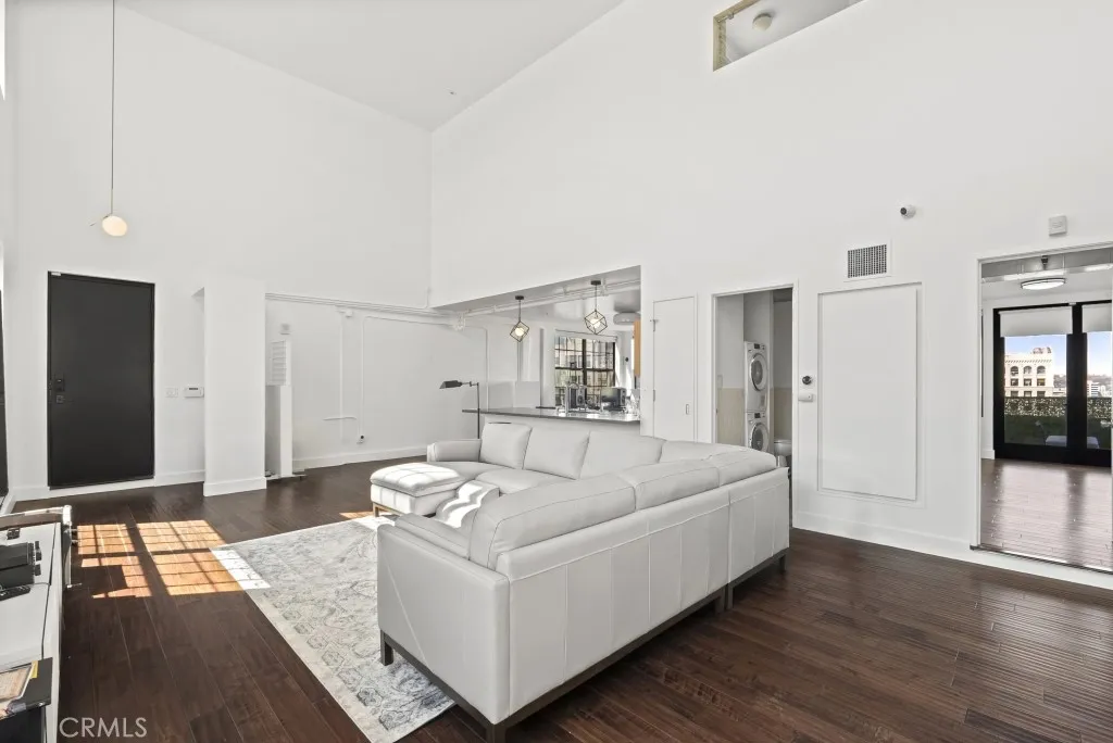 746 S Los Angeles Street 1201, Los Angeles, California 90014 home-pic-44