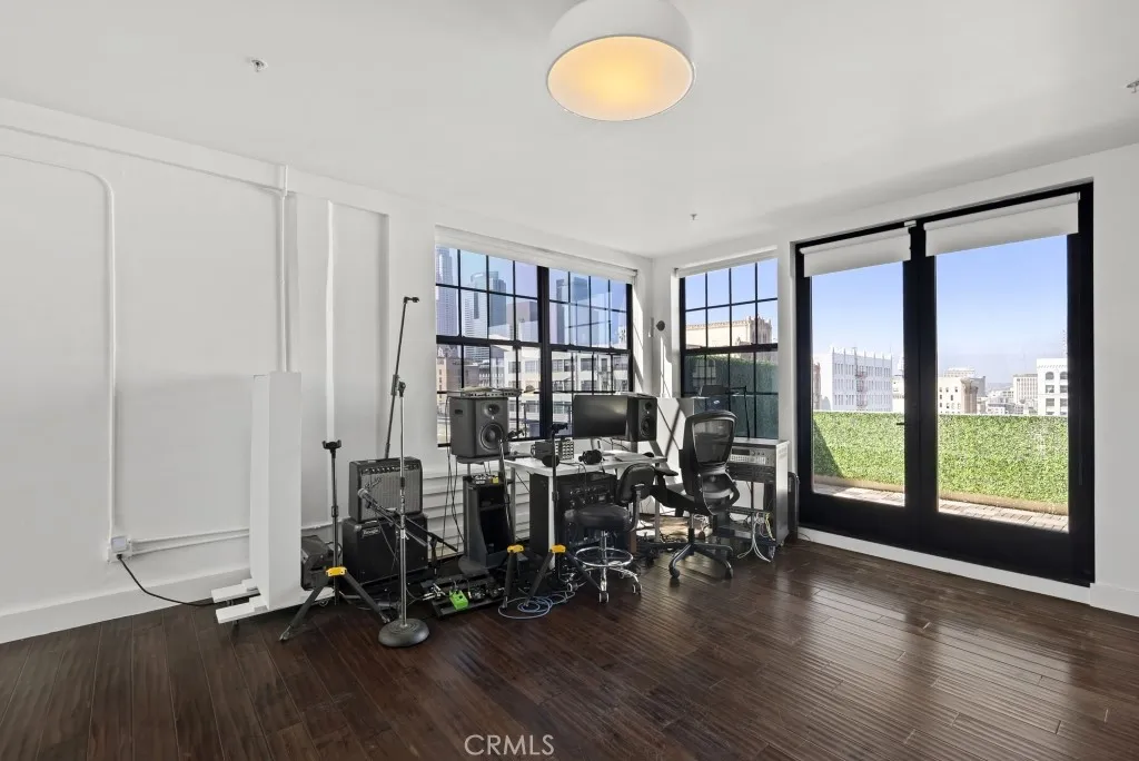 746 S Los Angeles Street 1201, Los Angeles, California 90014 home-pic-13