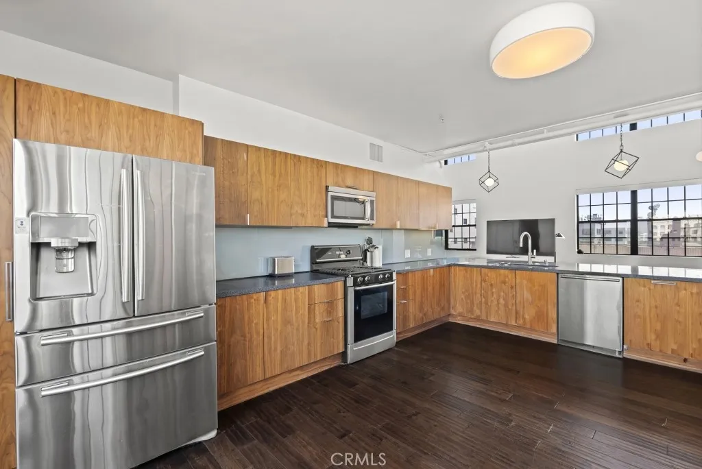 746 S Los Angeles Street 1201, Los Angeles, California 90014 home-pic-11