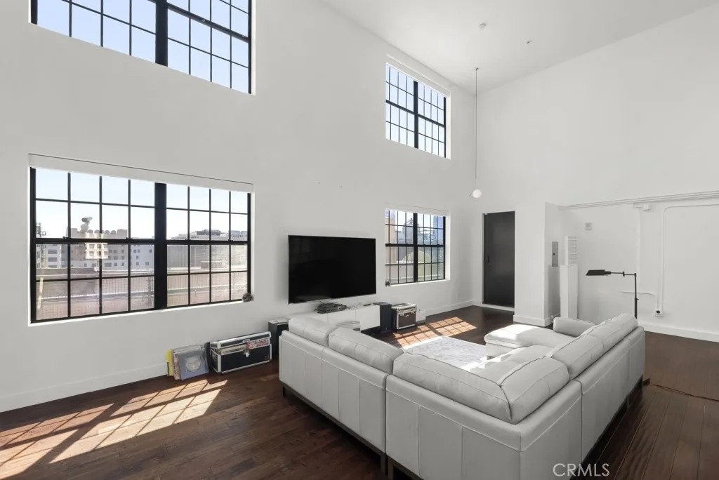 746 S Los Angeles Street 1201, Los Angeles, California 90014 home-pic-7