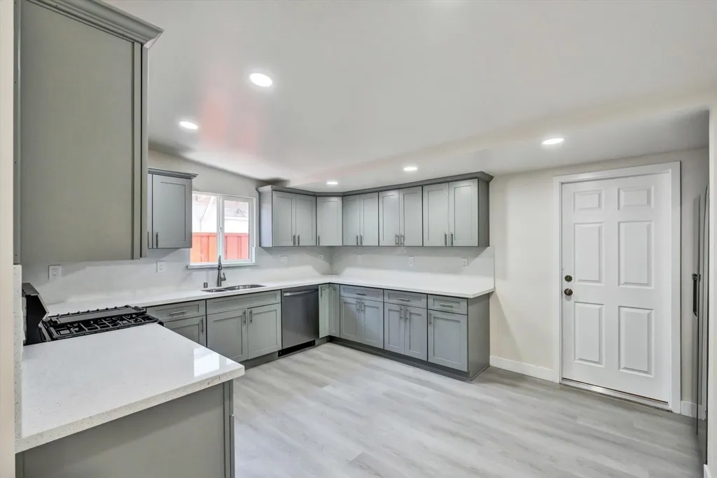 28315 Rochelle Ave, Hayward, California 94544 home-pic-15