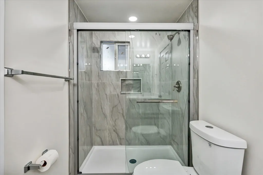 28315 Rochelle Ave, Hayward, California 94544 home-pic-25